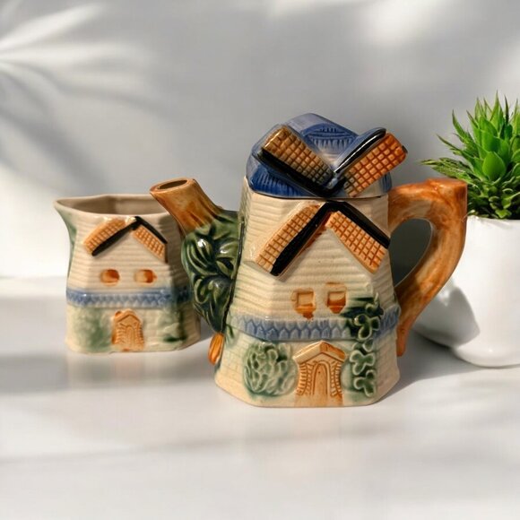 Vintage Dutch Windmill Tea Pot Teapot Occupied Japan 1950s - Picture 1 of 9